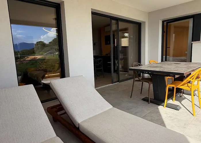 Superbe 3 Pieces Vue Mer, Climatise, Avec Parking *